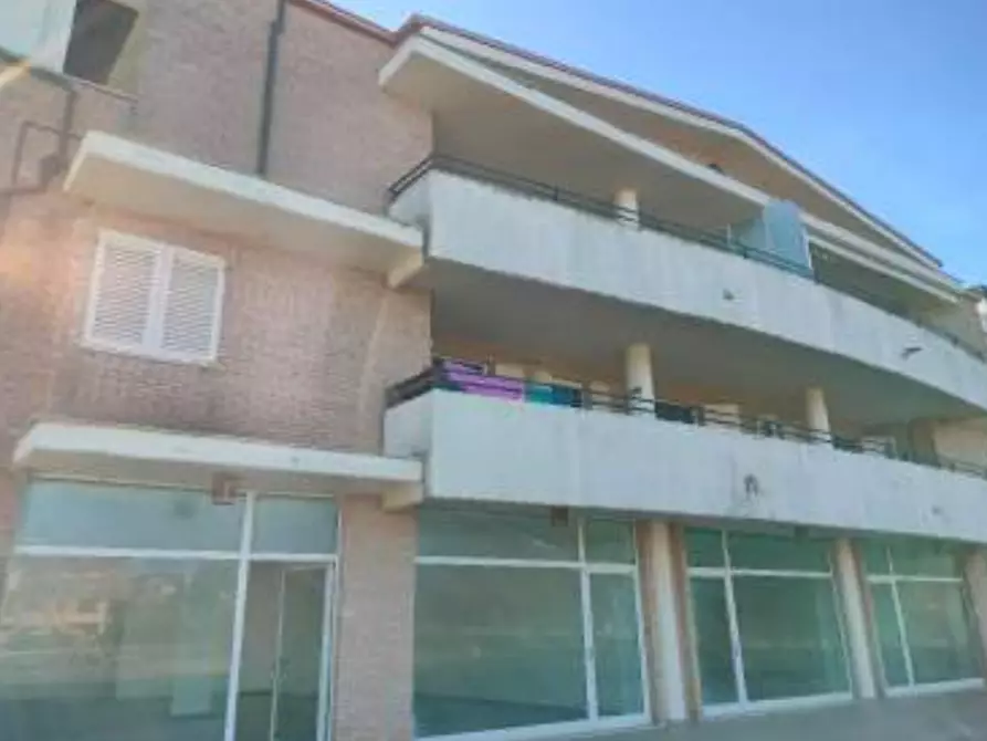 Immagine 1 di Negozio in vendita  in Via Siracusa a Porto Sant'elpidio