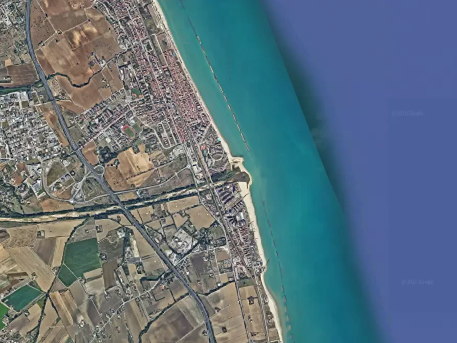 Immagine 6 di Negozio in vendita  in Via Siracusa a Porto Sant'elpidio