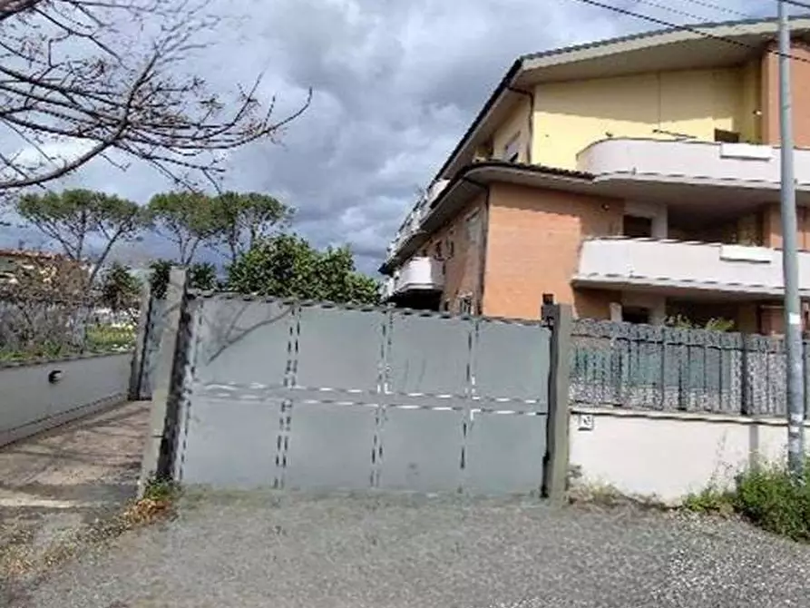 Immagine 2 di Appartamento in vendita  in Via Riola Sardo a Roma