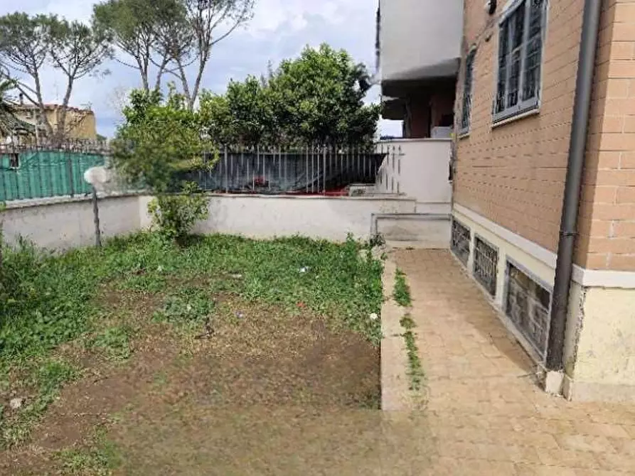 Immagine 10 di Appartamento in vendita  in Via Riola Sardo a Roma