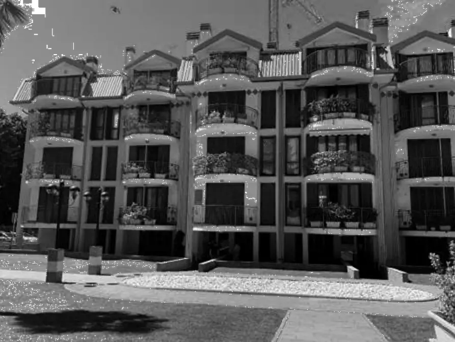 Immagine 1 di Magazzino in vendita  in Via Curioni a Gallarate