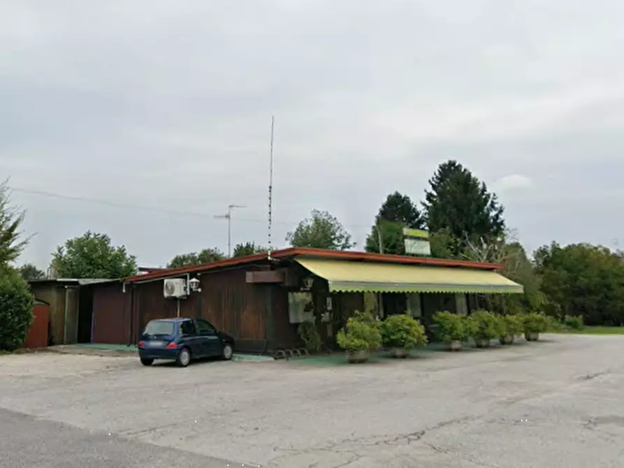 Immagine 5 di Negozio in vendita  in Via Nazionale a Majano