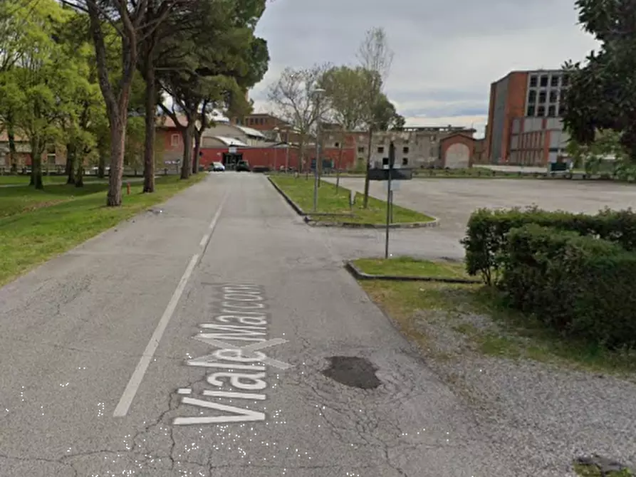 Immagine 14 di Negozio in vendita  in Via Guglielmo Marconi a Torviscosa