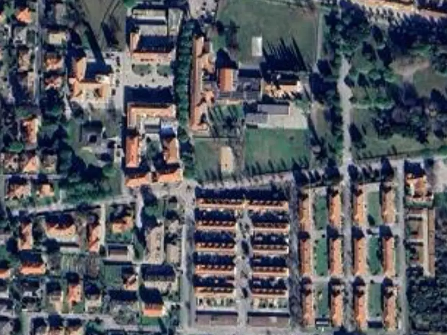 Immagine 15 di Negozio in vendita  in Via Guglielmo Marconi a Torviscosa