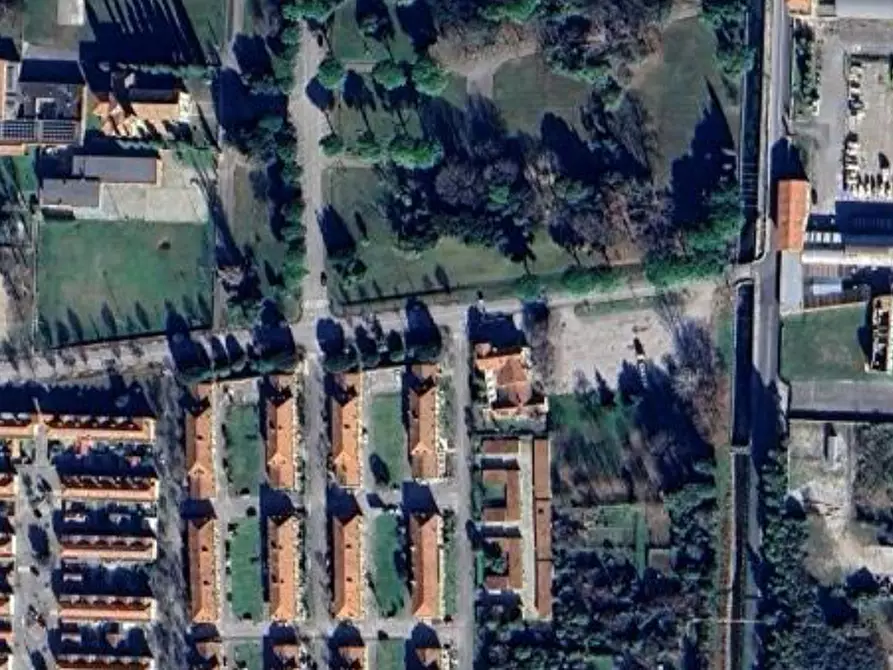 Immagine 18 di Negozio in vendita  in Via Guglielmo Marconi a Torviscosa