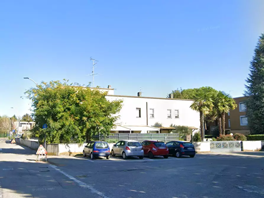 Immagine 5 di Appartamento in vendita  in Via Martin Luther King a Castano Primo