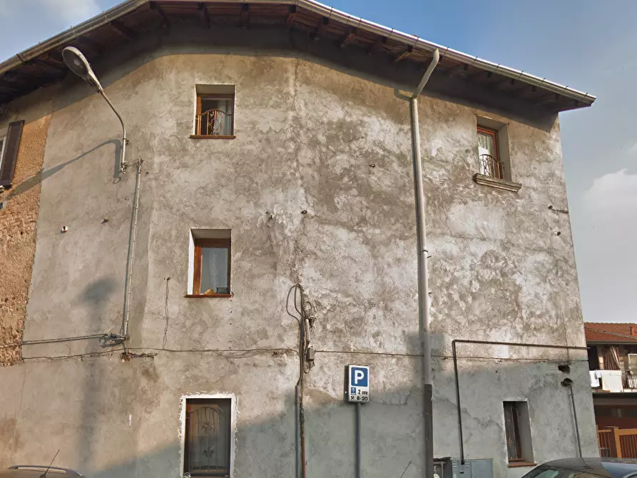 Immagine 5 di Appartamento in vendita  in Via Rosmini a Fagnano Olona