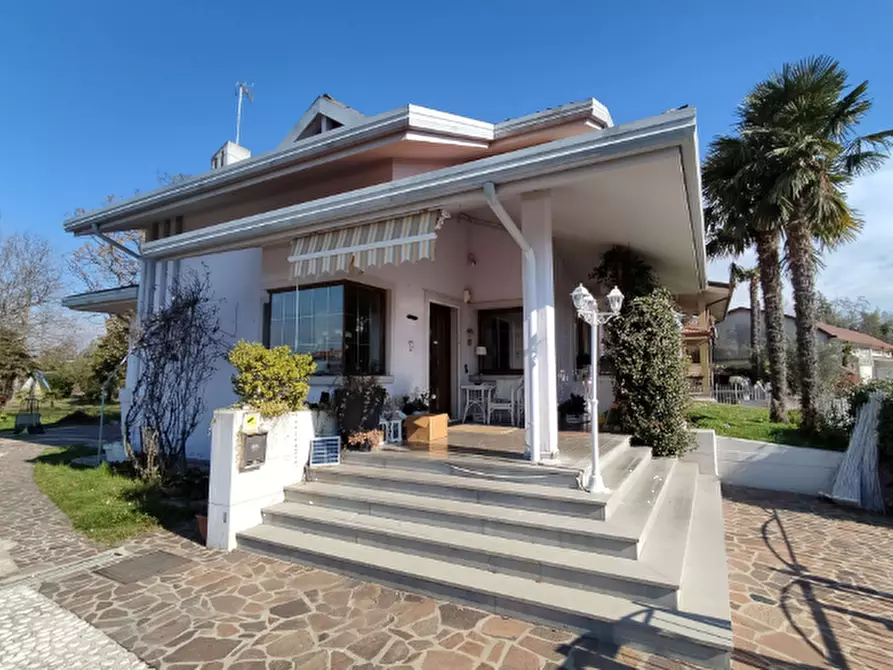 Immagine 10 di Villa in vendita  in Via Bando a Porpetto