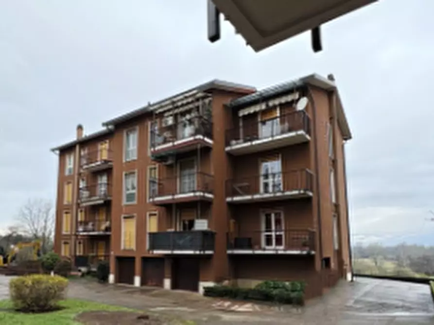 Immagine 1 di Appartamento in vendita  in Via del Castano a Besana In Brianza