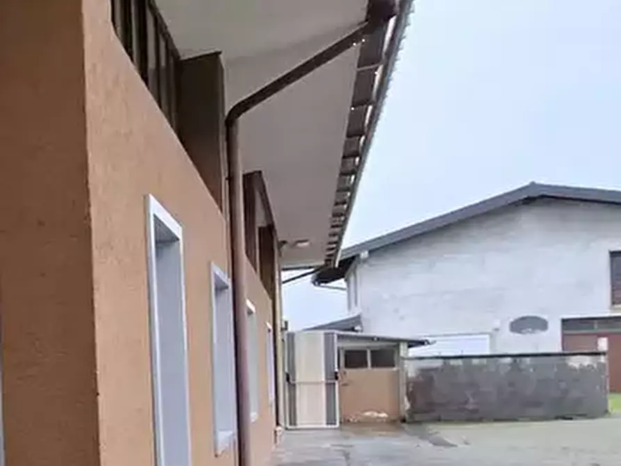 Immagine 4 di Capannone industriale in vendita  in Via Borgo Bello a Cassacco