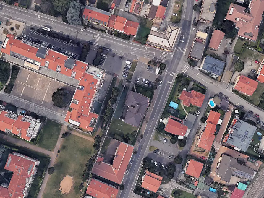 Immagine 6 di Garage in vendita  in Via Alessandro Manzoni a Villasanta