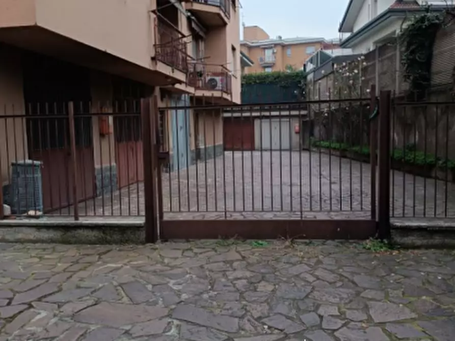 Immagine 3 di Appartamento in vendita  in Via Tre Venezie a Meda