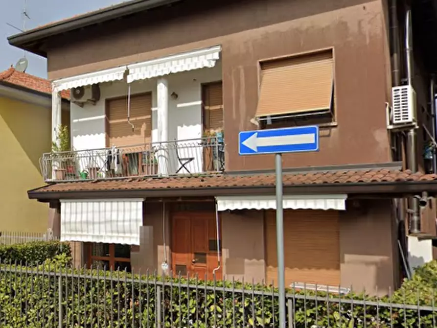 Immagine 2 di Appartamento in vendita  in Via Padova a Cesano Maderno