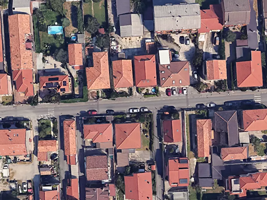 Immagine 11 di Appartamento in vendita  in Via Padova a Cesano Maderno