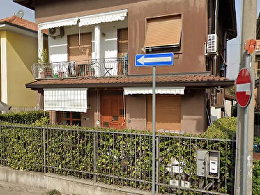 Immagine 13 di Appartamento in vendita  in Via Padova a Cesano Maderno