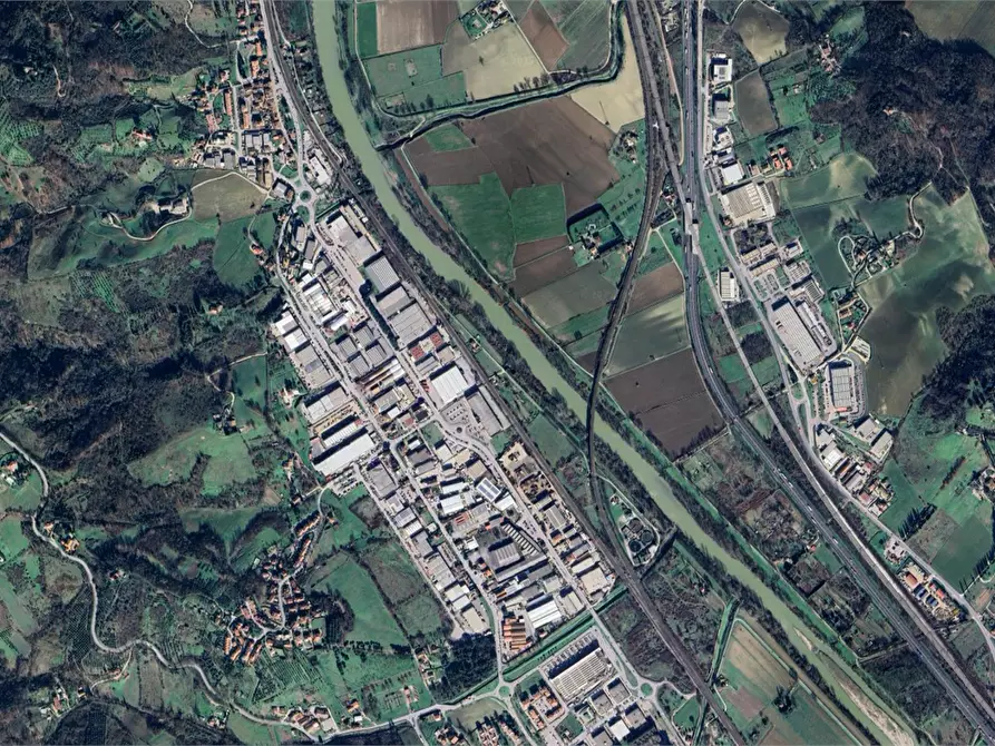 Immagine 16 di Appartamento in vendita  in Via Fiorentina  a Figline Valdarno