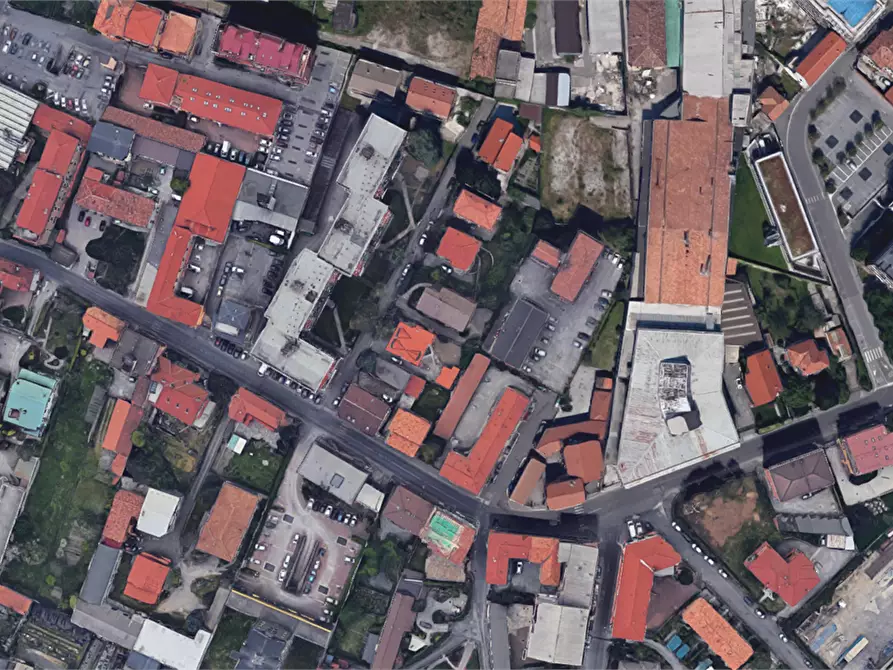 Immagine 6 di Negozio in vendita  in Via Giuseppe Mazzini a Erba