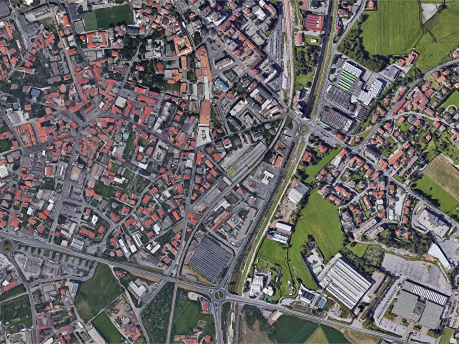 Immagine 8 di Negozio in vendita  in Via Giuseppe Mazzini a Erba