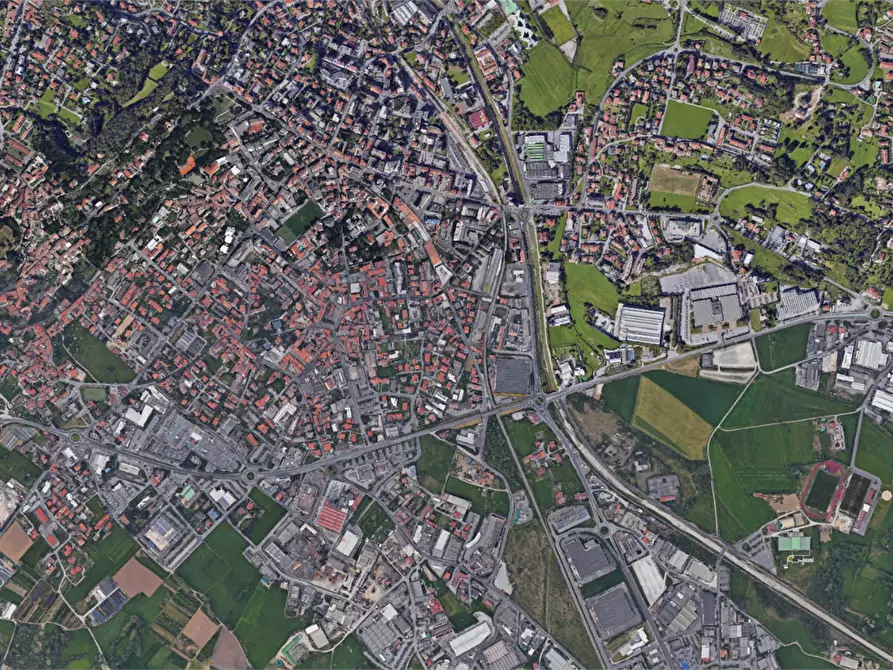 Immagine 10 di Negozio in vendita  in Via Giuseppe Mazzini a Erba