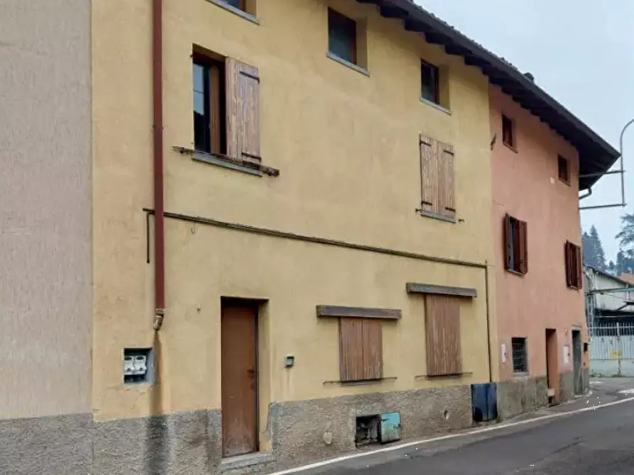 Immagine 1 di Appartamento in vendita  in Via Carrobbio a Valbrona