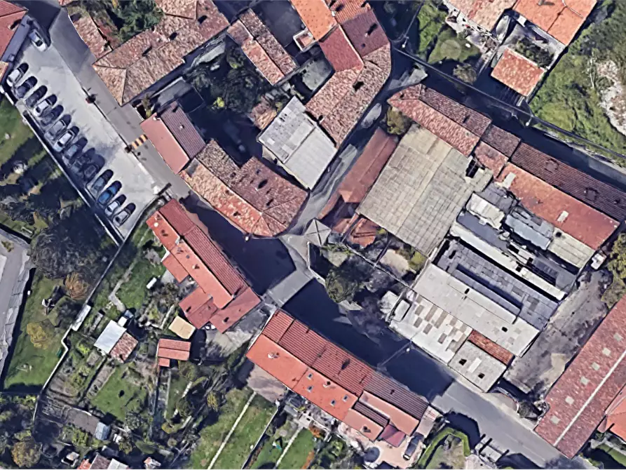 Immagine 10 di Appartamento in vendita  in Via Carrobbio a Valbrona