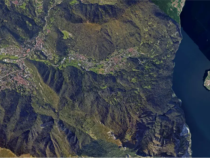 Immagine 13 di Appartamento in vendita  in Via Carrobbio a Valbrona