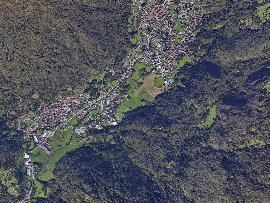 Immagine 18 di Appartamento in vendita  in Via Carrobbio a Valbrona