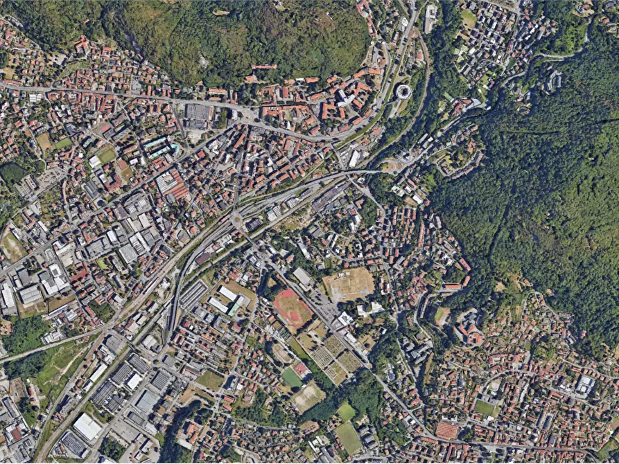 Immagine 3 di Magazzino in vendita  in Via Canturina a Como