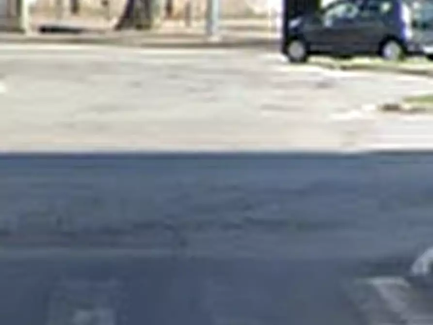 Immagine 9 di Magazzino in vendita  in Via Canturina a Como