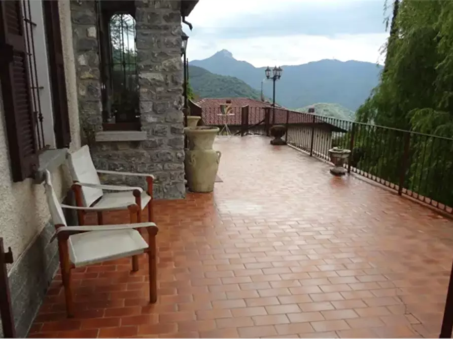 Immagine 6 di Casa bifamiliare in vendita  in Via Monte San Primo  a Sormano