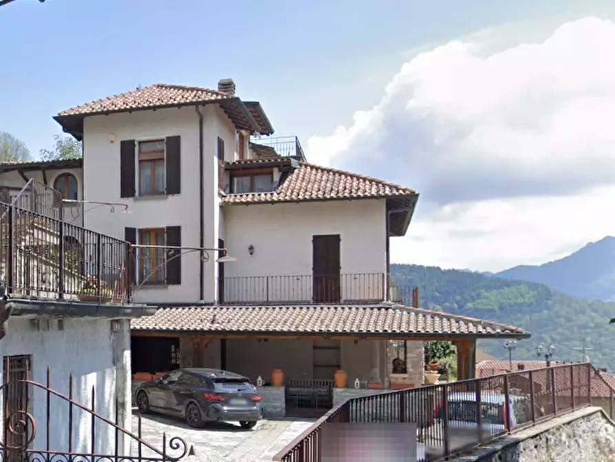 Immagine 8 di Casa bifamiliare in vendita  in Via Monte San Primo  a Sormano