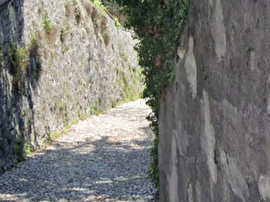 Immagine 14 di Casa bifamiliare in vendita  in Via Monte San Primo  a Sormano