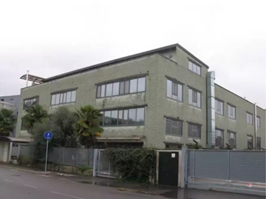 Immagine 2 di Capannone industriale in vendita  in Via Maestri del Lavoro a Cislago
