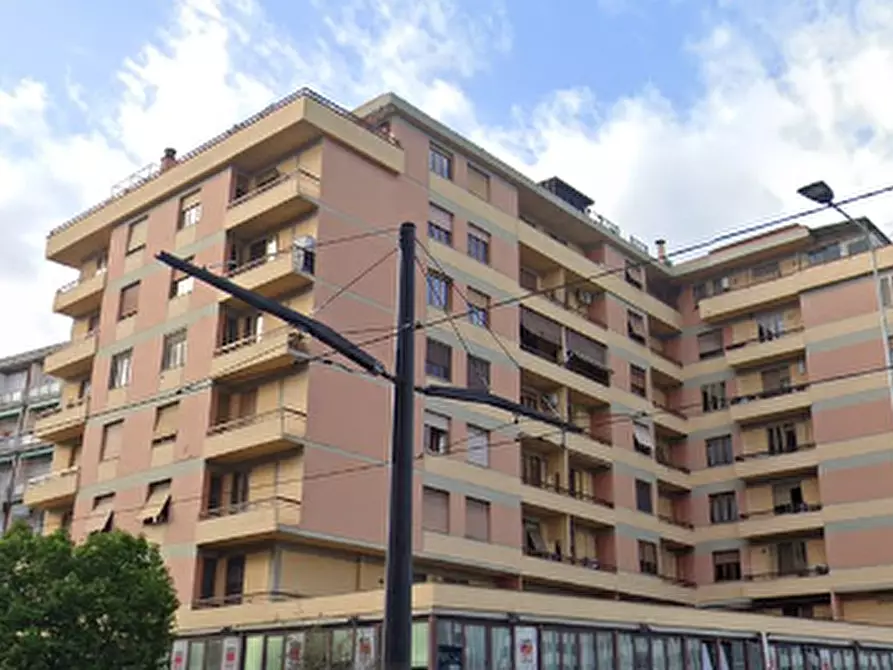Immagine 4 di Appartamento in vendita  in Via Novoli a Firenze