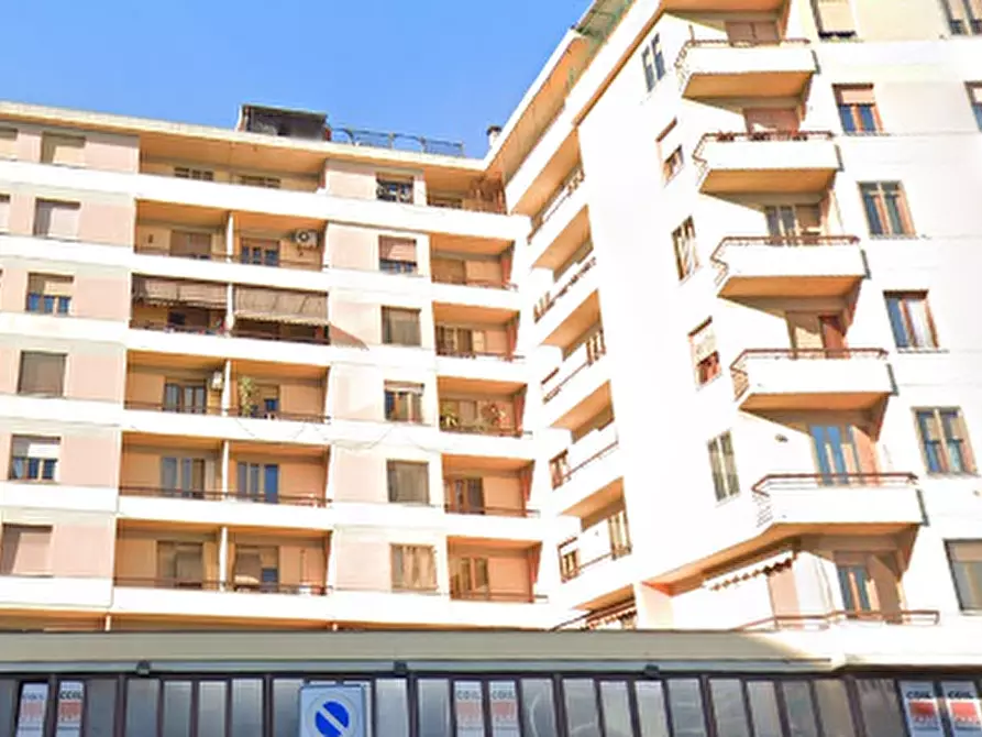 Immagine 5 di Appartamento in vendita  in Via Novoli a Firenze