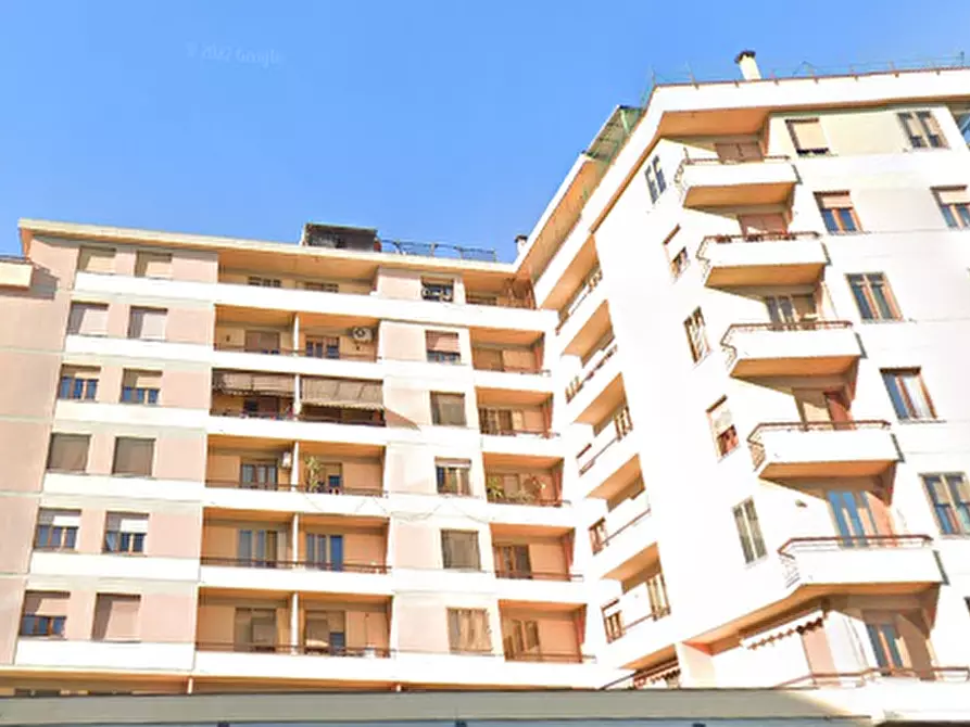 Immagine 6 di Appartamento in vendita  in Via Novoli a Firenze