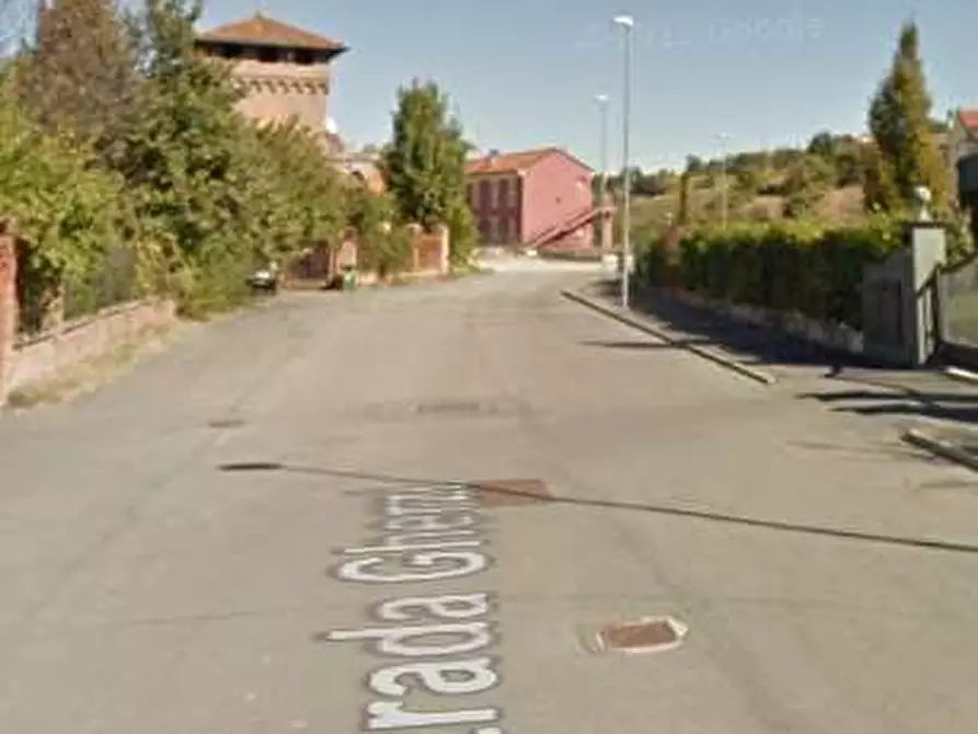 Immagine 4 di Garage in vendita  in Strada Gherzi a Canelli