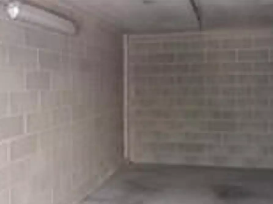 Immagine 2 di Garage in vendita  in Via Piero Calamandrei a Cologno Monzese