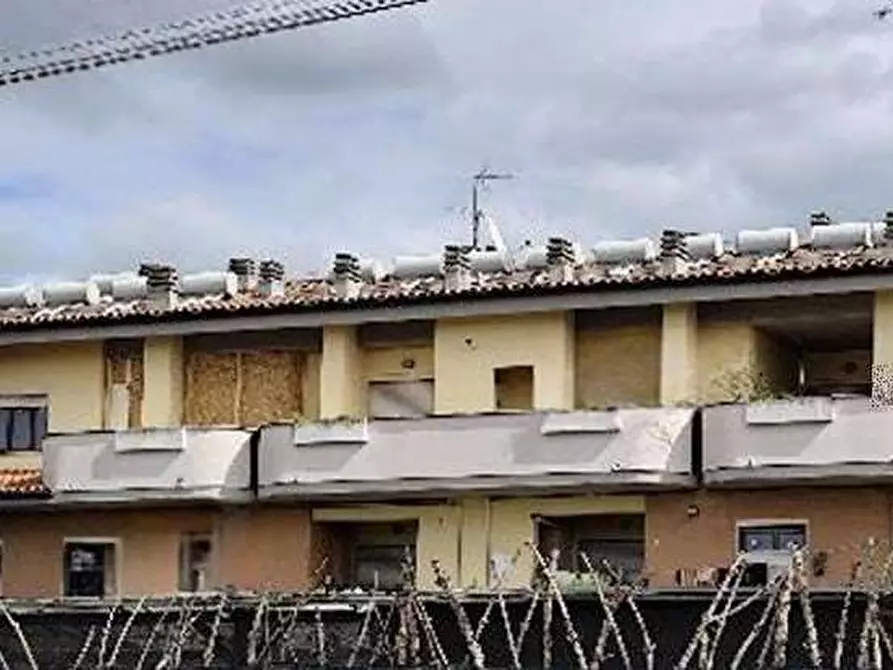 Immagine 5 di Appartamento in vendita  in Via Riola Sardo a Roma