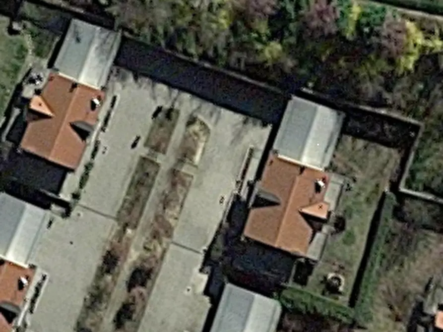 Immagine 5 di Garage in vendita  in Strada Gherzi a Canelli