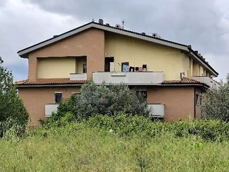 Immagine 4 di Appartamento in vendita  in Via Riola Sardo a Roma