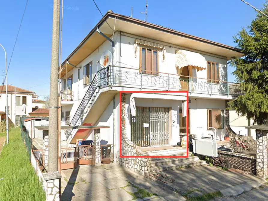 Immagine 2 di Negozio in vendita  in Via Papa Giovanni XXIII a Suzzara