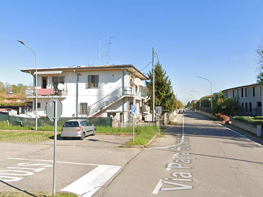 Immagine 6 di Negozio in vendita  in Via Papa Giovanni XXIII a Suzzara