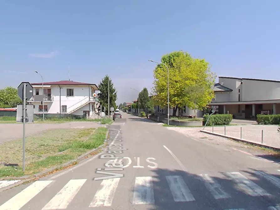 Immagine 10 di Negozio in vendita  in Via Papa Giovanni XXIII a Suzzara