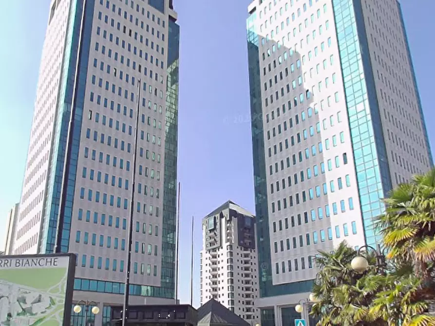 Immagine 18 di Ufficio in vendita  in Via Torri Bianche a Vimercate