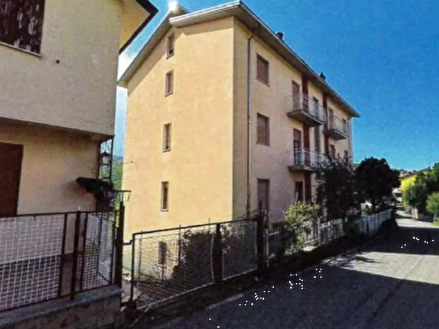 Immagine 1 di Appartamento in vendita  in Via Cerreto a Coli