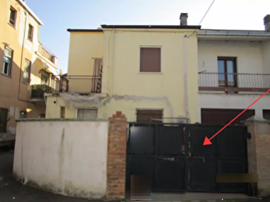 Immagine 3 di Casa indipendente in vendita  in Via Vitellio a Viadana