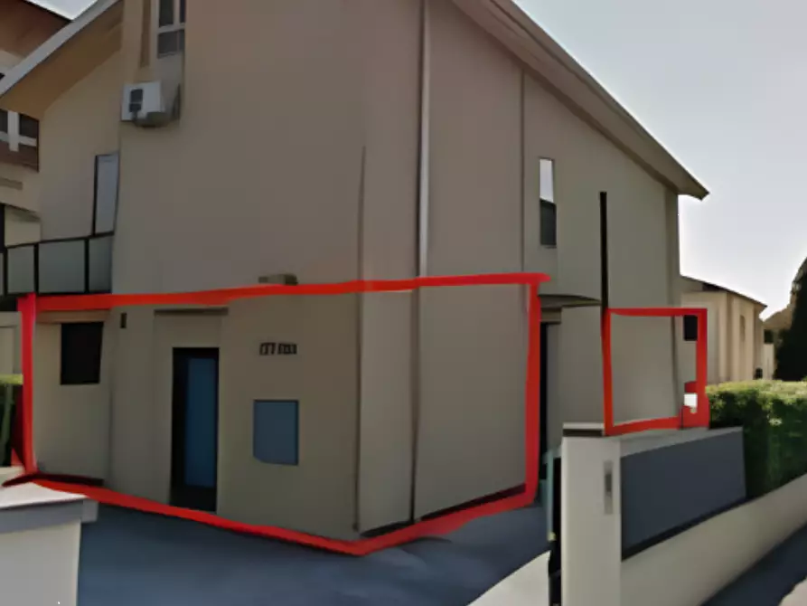 Immagine 3 di Ufficio in vendita  in Via IV Novembre a Quistello