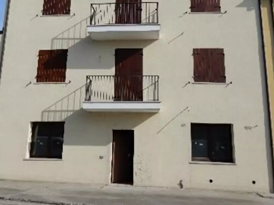 Immagine 5 di Appartamento in vendita  in Piazza Cesare Battisti a Moglia