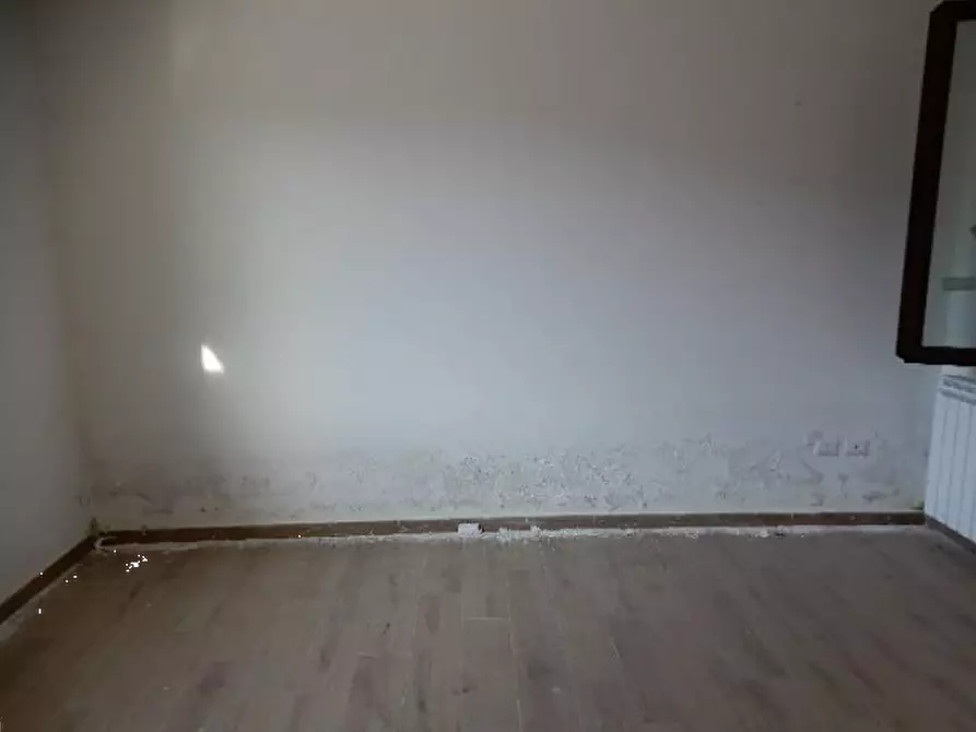 Immagine 15 di Appartamento in vendita  in Piazza Cesare Battisti a Moglia